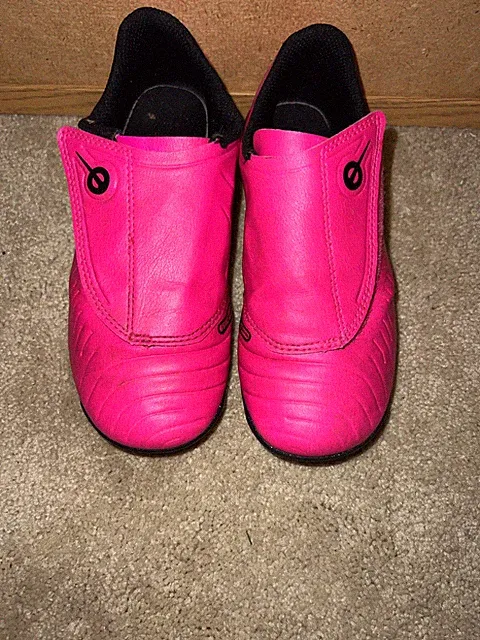 Girls Nike Tiempo Legend 13c Club Hot Pink Black Soccer Cleat No Laces!