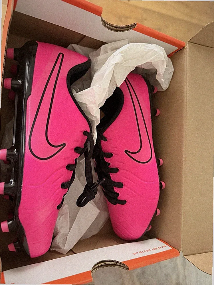Girls Pink Soccer / Football Cleats Size 2