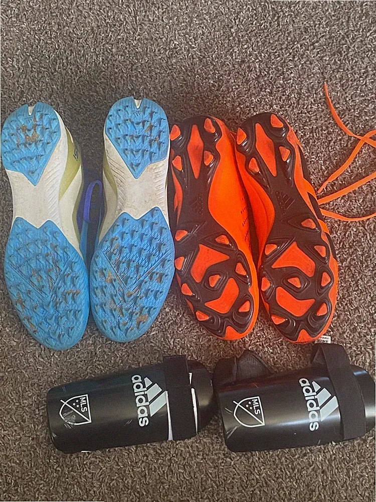 Girls size 8 soccer cleats