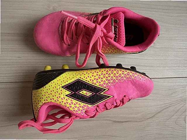 Girls Soccer Cleats Pink Jotto with Socks and Protection Size 12 Youth Kids