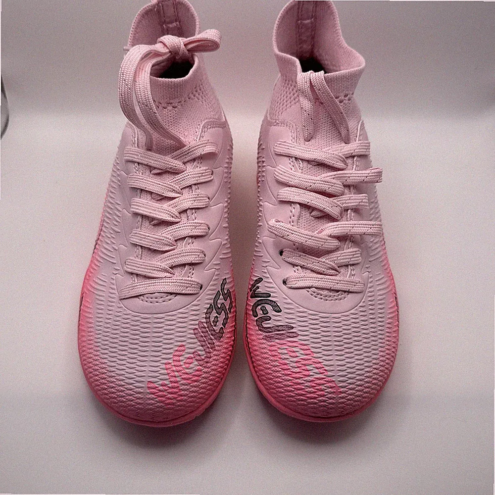 Girls Soccer Cleats Size 4 Pink ~ New