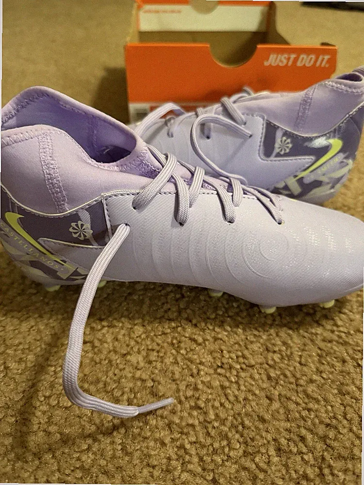 Girls/Youth 1) Nike Phantom Luna 2 FG NU1 Soccer Cleats PURPLE AGATE