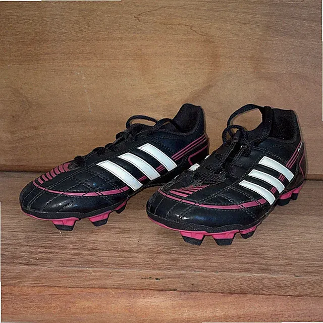 Girls Youth Size 1 Adidas Puntero Soccer Cleats Black Pink White