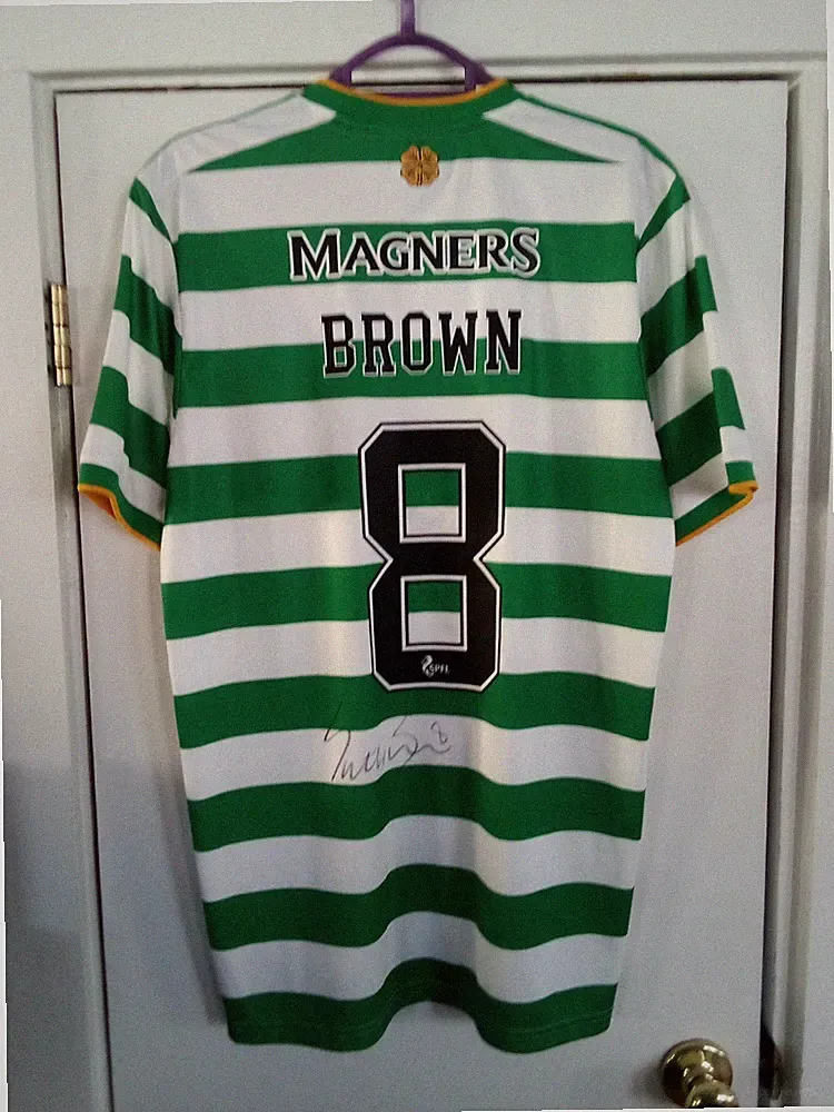 Glasgow CELTIC 2020/21 Home Soccer Jersey Hand signed BROWN With gold "Club COA"