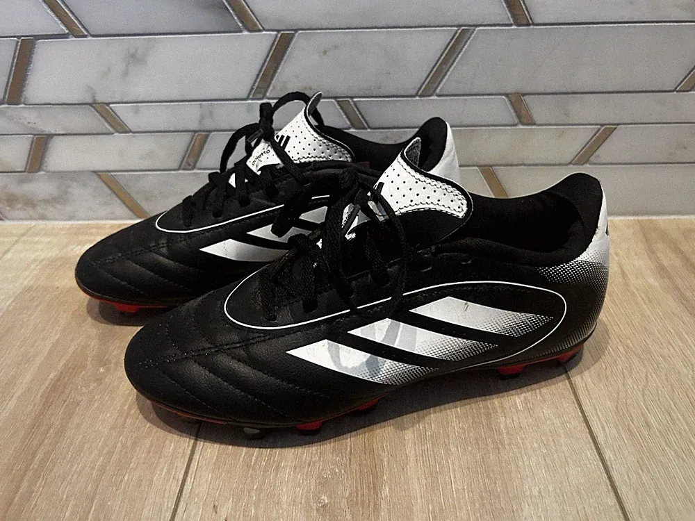 Goletto VIII soccer Futbol Cleats. Men's 7