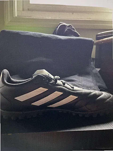 GOLETTO VIII TURF SHOES - Size 11 US