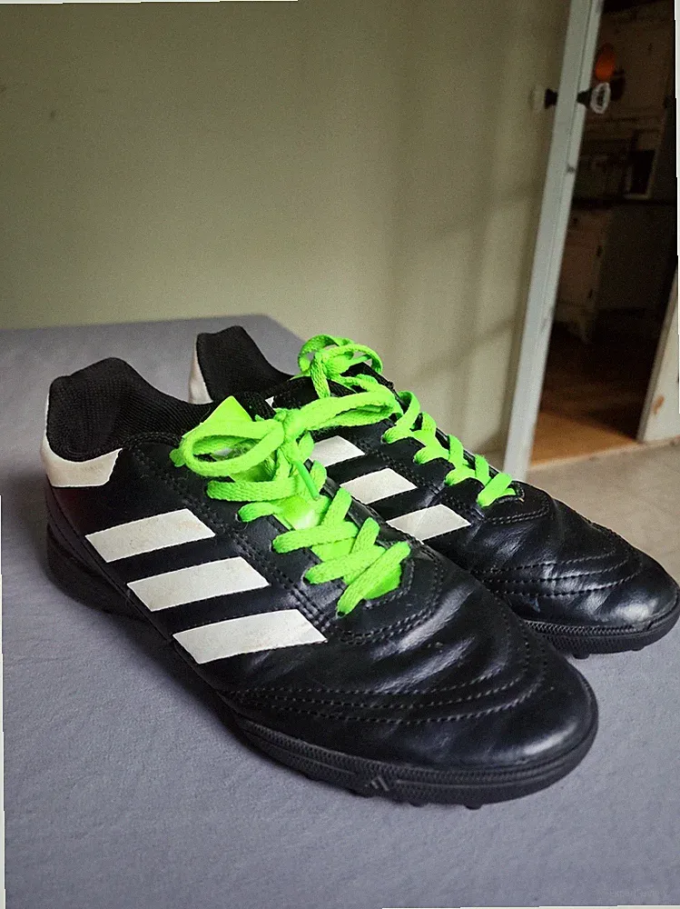GREAT Adidas black+white+neon green turf soccer shoes / cleats M 5 6.5 W