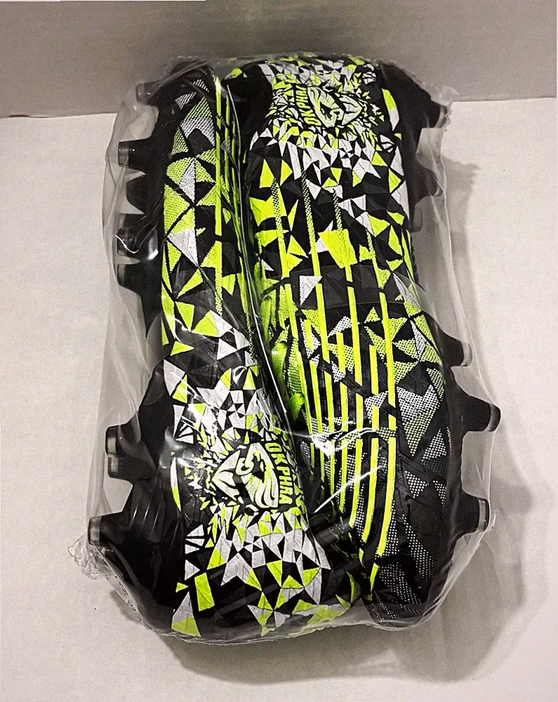 Green & Black Geometric Triangle Pattern Unisex Soccer Cleats Size 39