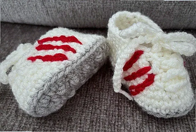 Handmade crochet baby shoes Soccer cleats for 0-6 month old