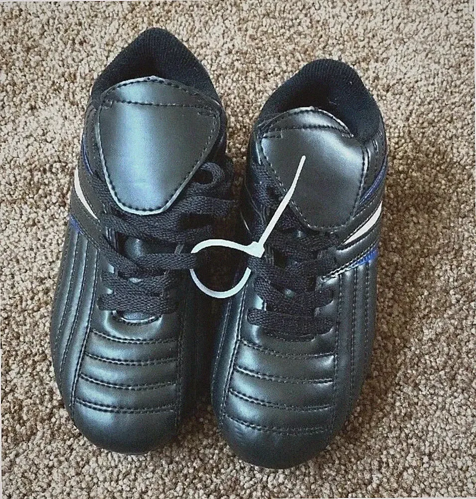 High Five Kids Soccer Cleats, Black/White/Blue Size 13.5