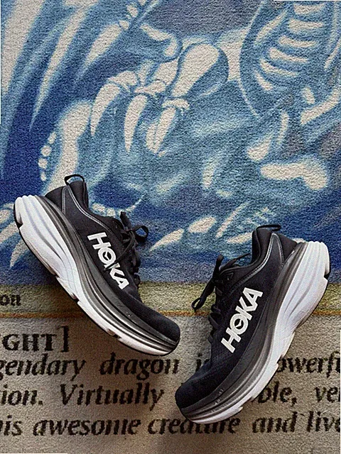 Hoka One One Bondi 8 Women’s Sz 8 B Black White Running Sneaker Trail Road BWHT
