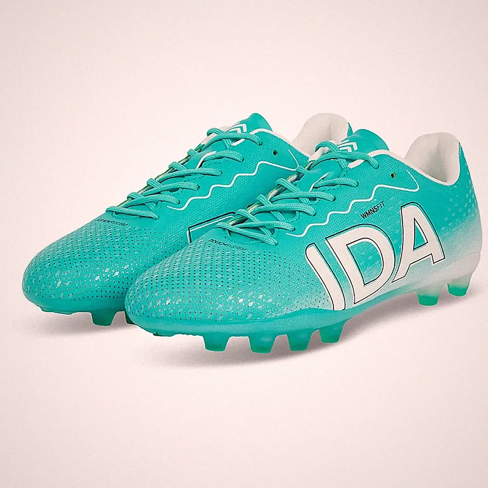 soccer cleats women
