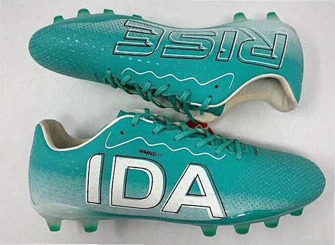 IDA ' RISE CLUB ' WOMENS SOCCER CLEATS - SIZE 8.5 ' WOMENS FIT ' TEAL