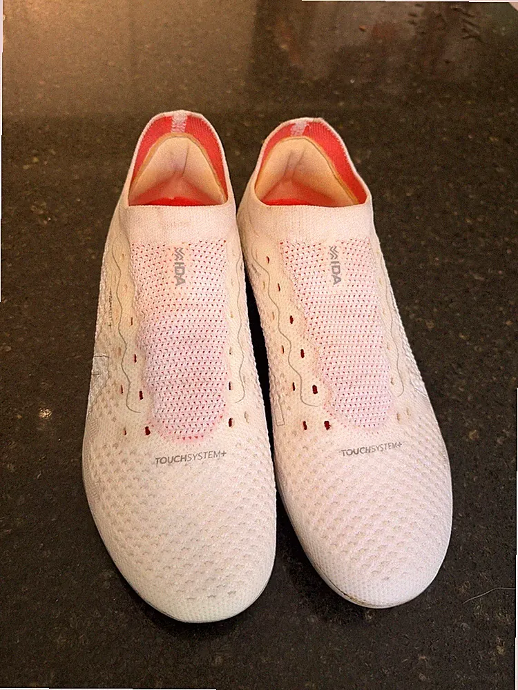 IDA Rise Elite Girls Soccer Cleats Youth Size 6 White/White EUC. Worn Twice.
