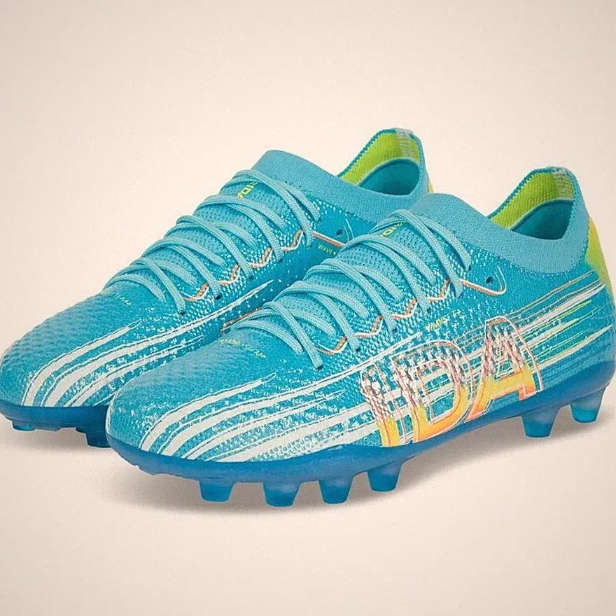 soccer cleats women