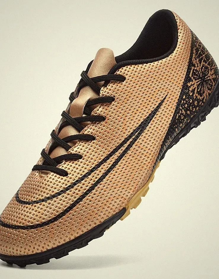 Indoor/outdoor Soccer Cleats Men’s US 7.5 Brand New Must See Gold