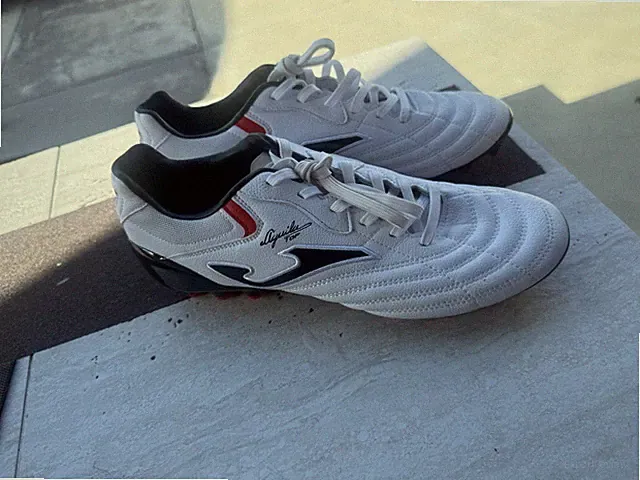 JOMA Men's Aguila 2202 White Firm Ground Soccer Cleat - White Black US 9.5