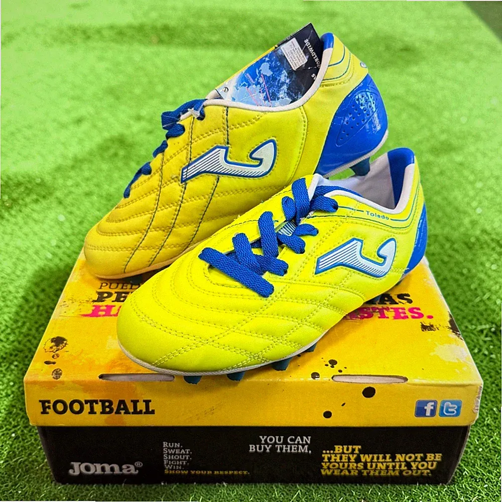 Joma Toledo 211 Piso Multi-Taco Youth Soccer Cleats, Size 4.5Y