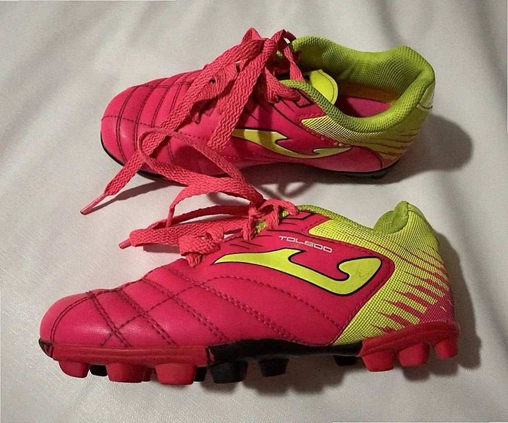 soccer cleats girls