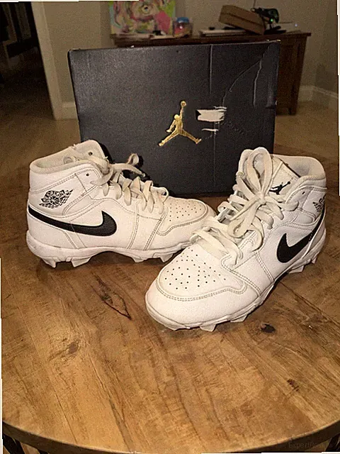 JORDAN 1 CLEATS Size 5Y