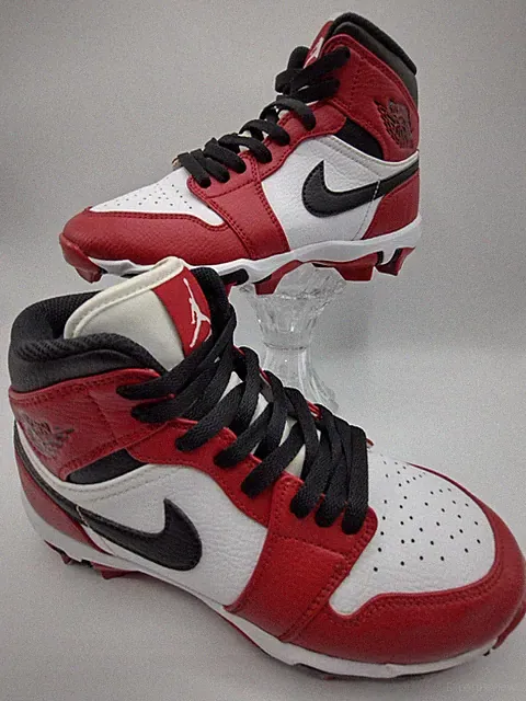 Jordan 1 Mid Multisport Cleat Chicago Red HF6883-106 Football Baseball 5.5 Youth