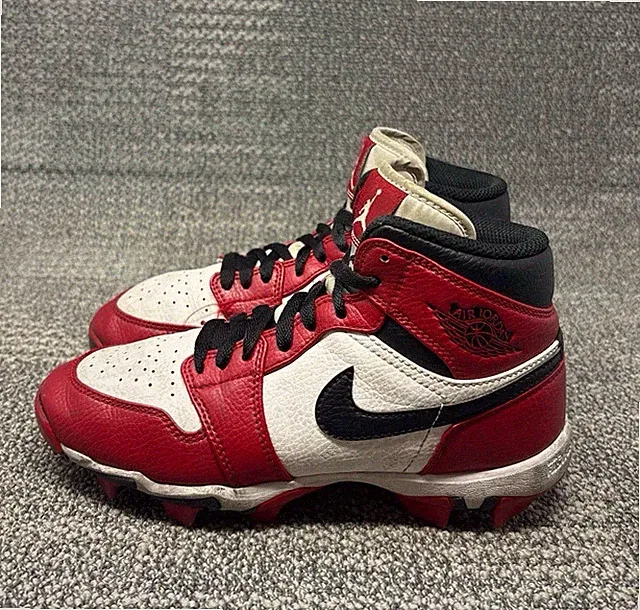Jordan 1 Mid TD Youth Cleats Chicago Red HF6883-106 Football Baseball Size 4.5Y