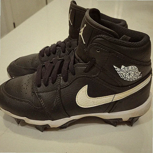 Jordan Cleats Youth 3.5