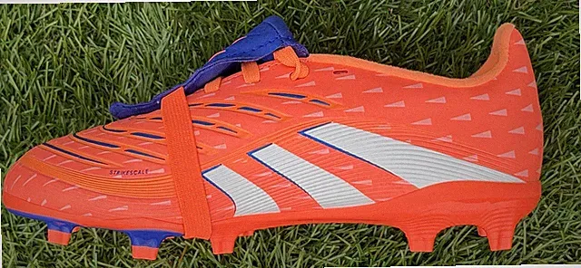 JP9918 | Size 12.5K adidas League Predator Fold-Over Tongue FG|MG Soccer Cleats