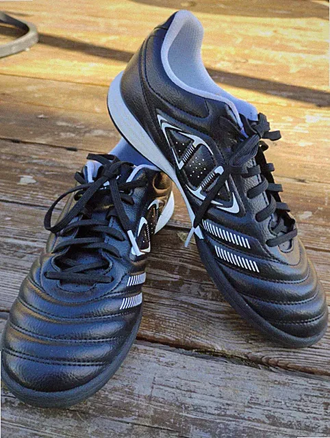 KELME Black / White Indoor Turf Soccer Cleats Men Size 6 USA