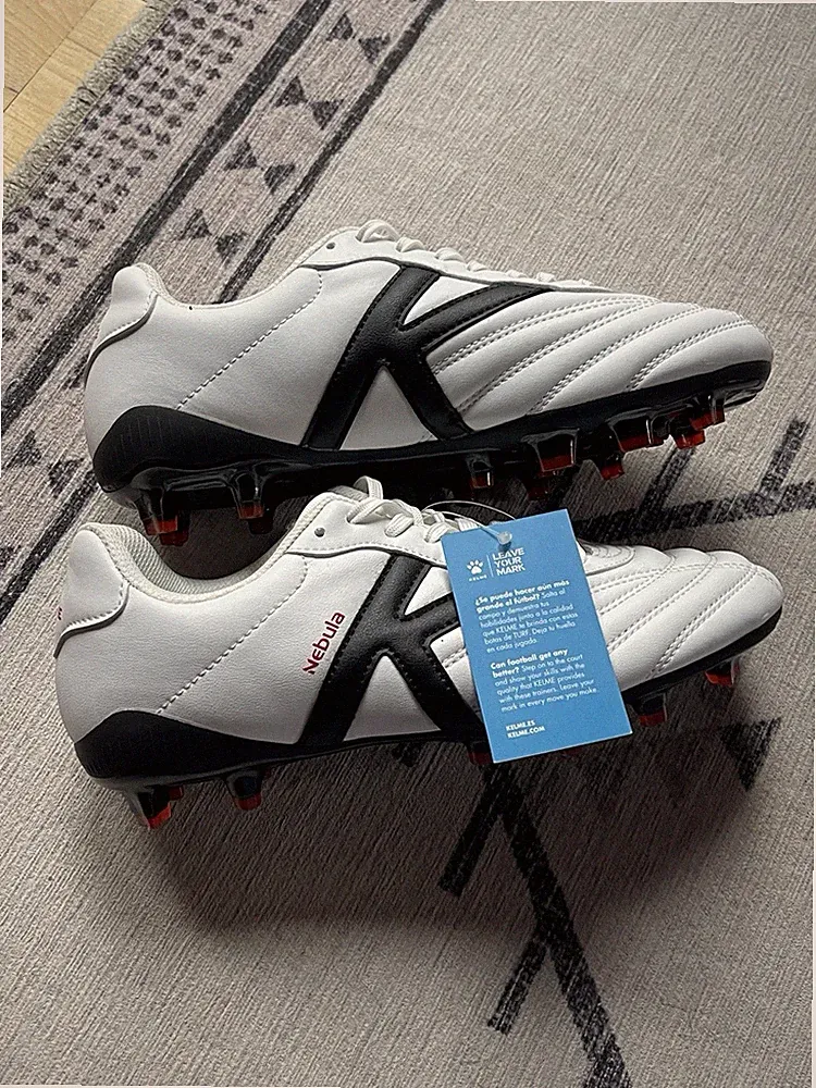 Kelme Soccer Cleats Men’s 7