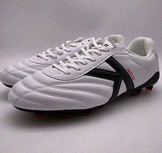 KELME SOCCER CLEATSWHITE/BLACK US MEN'S SIZE 12