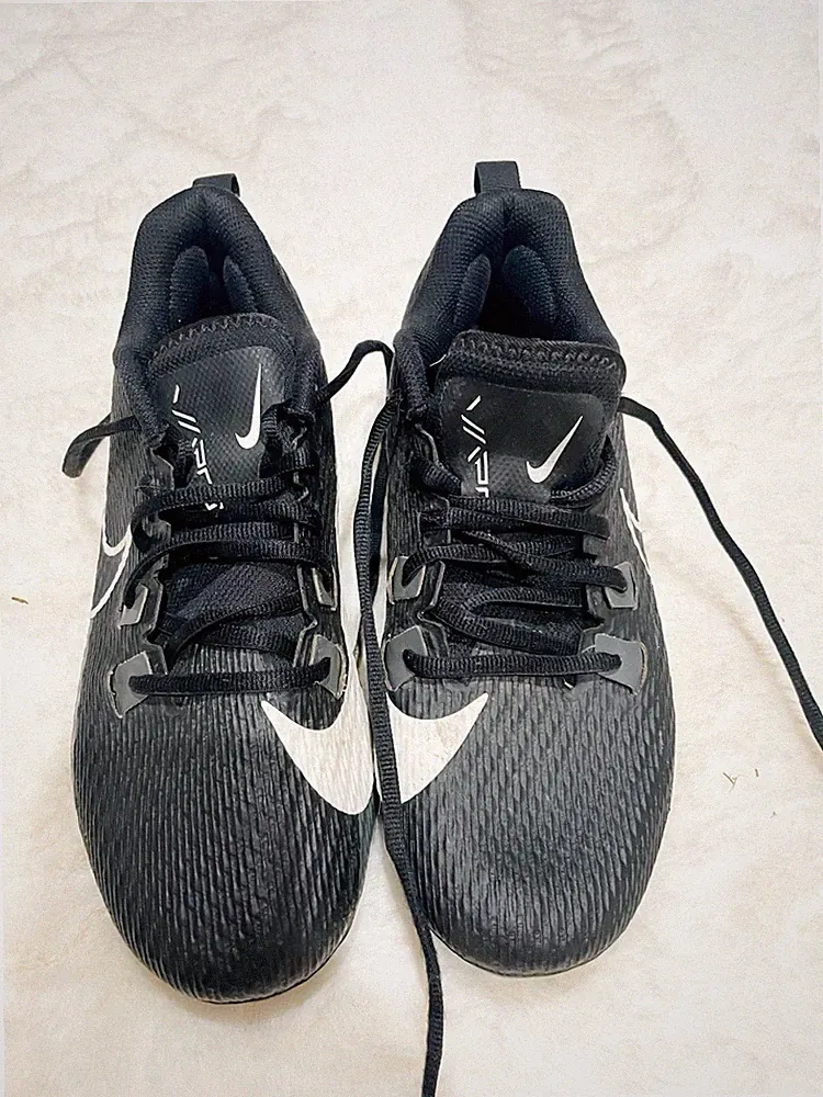 Kids/boys Nike Cleats Size 7.5. Barely Worn With No Issues Or Tears