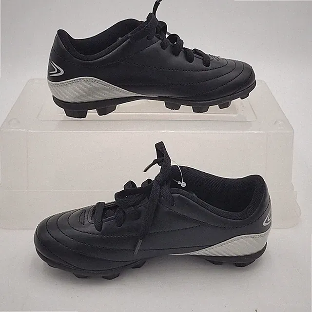 Kids Champion Soccer Cleats Size 1 Great shape Not sure they were worn