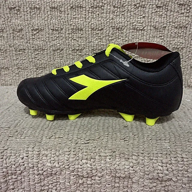 Kids Cleats Size 13
