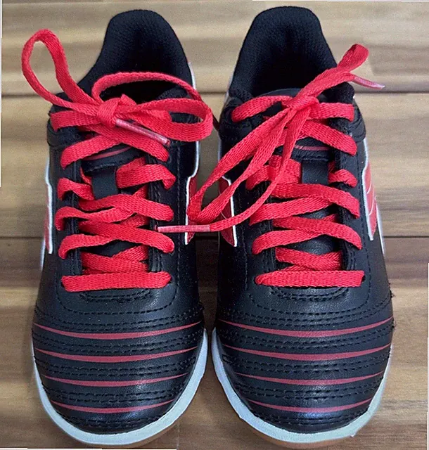 Kids Diadora Low Top Sneaker Lace-Up Black/Red Sz 13 Perfect for indoor soccer