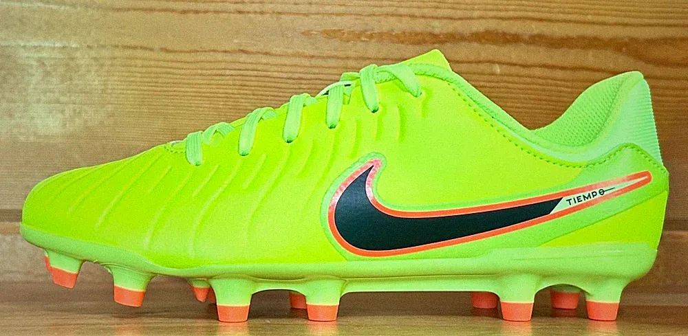 Kids Jr Nike Tiempo Legend 10 Club FG Soccer Cleats Size 6Y VOLT/BLACK