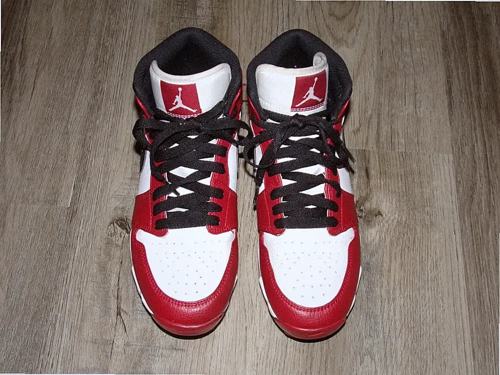 KIDS NIKE JORDAN 1 MID MULTISPORT CLEATS SZ 5Y BASEBALL FOOTBALL