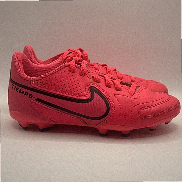 Kids Nike Jr TIEMPO LEGEND 9 Club Soccer Futbol Cleats, Pink, Size 1Y