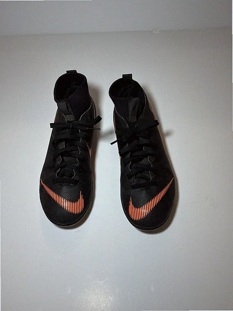 Kids Nike Mercurial Youth Soccer Cleats Size 5 Black and Orange