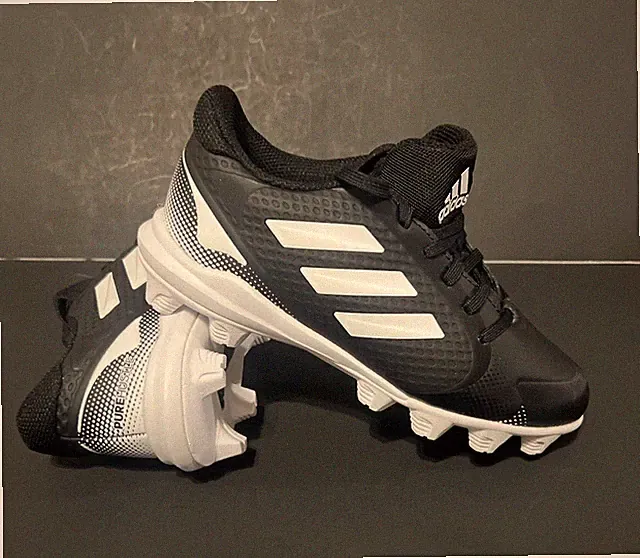 Kids Size 1.5 Black Cleats ADIDAS PURE HUSTLE MD Soccer Football Baseball EU 33