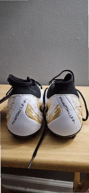 Kids Soccer Cleats Boys Size 4