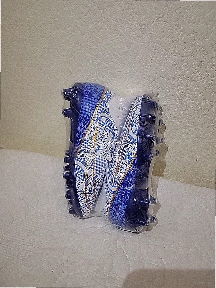 Kids Soccer Cleats Light Blue New Size EU 33 US 2