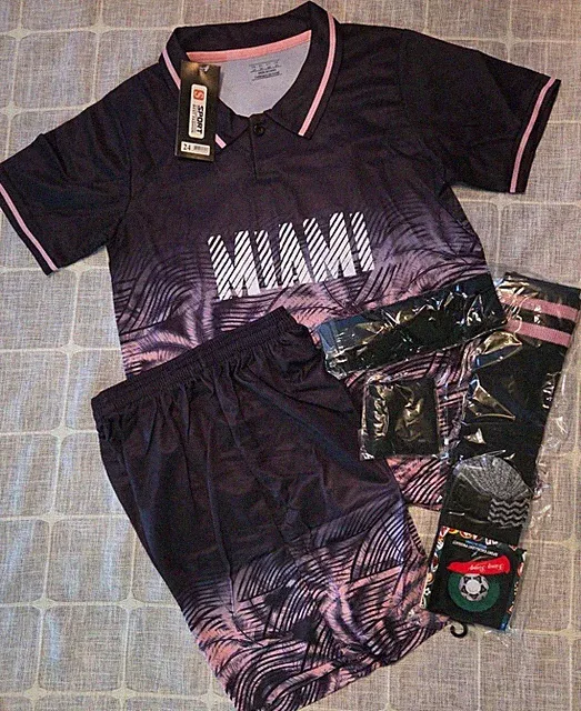 Kids Soccer Jersey Set Size 24 Fits 8-10 Years, Shorts Socks Jersey Band