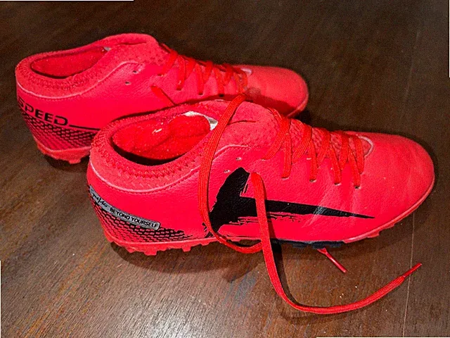 Kids Speed Soccer Cleats - Great Condition - US Size 4
