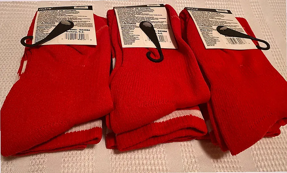 Kids youth soccer socks Lot of 3 pairs red shoe size 9-2 mitre new Boys Girls