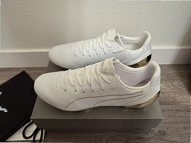 King Platinum FG/AG Men's Soccer Cleats (Puma White-Puma Team Gold, Size 9.5)