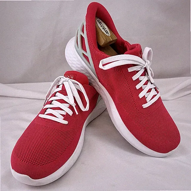 Kizik Athens Hands Free Reddish Orange Sneakers Men's 10 Wide Women's 11.5 Wide