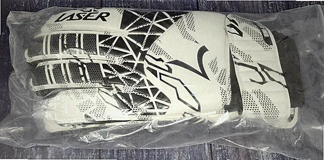 Laser Soccer Goalkeeper Goalie White Gloves Adult Kids Size 9 Latex Grip palms