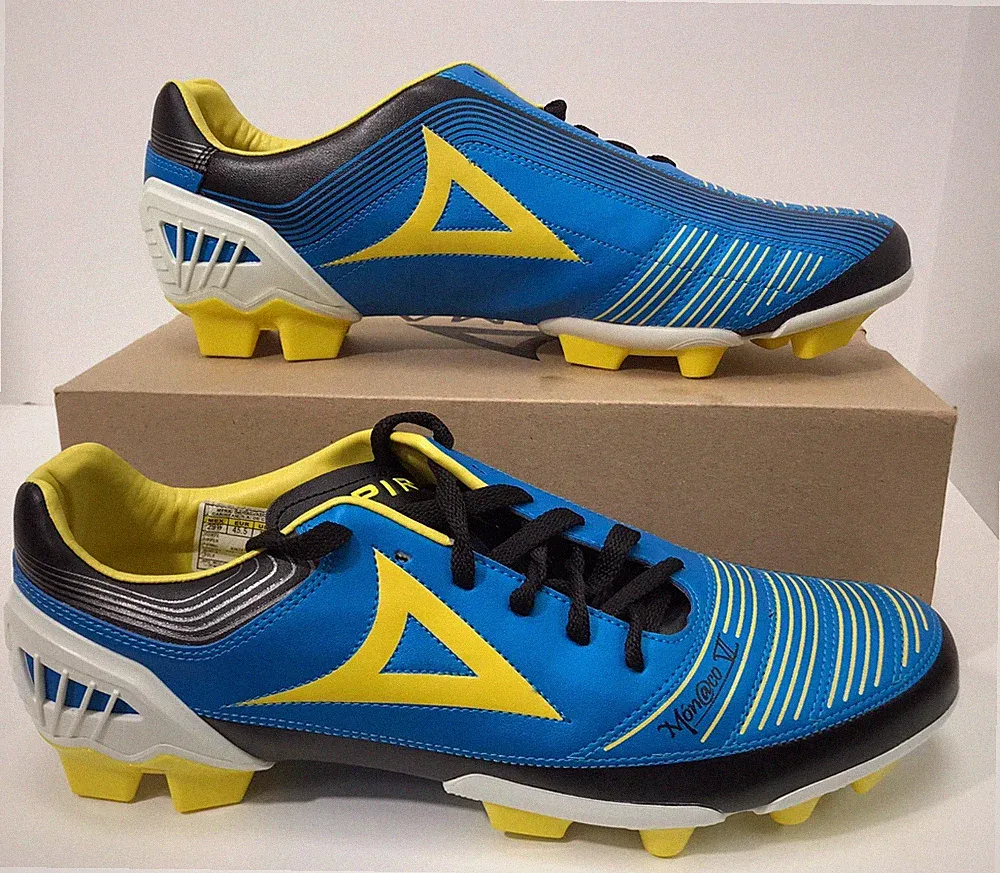 LEATHER SOCCER CLEATS PIRMA, CLASSIC STYLE.