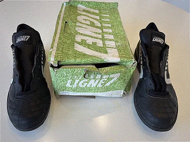 Ligne 7 Stadium Raymond Kopa Indoor Soccer Vintage New RareSz 8.5 Made in France